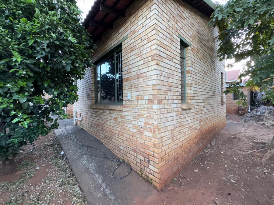 3 Bedroom Property for Sale in Safari Gardens North West